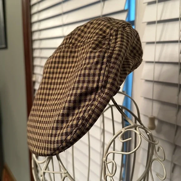 American Rag hat. - Picture 3 of 11